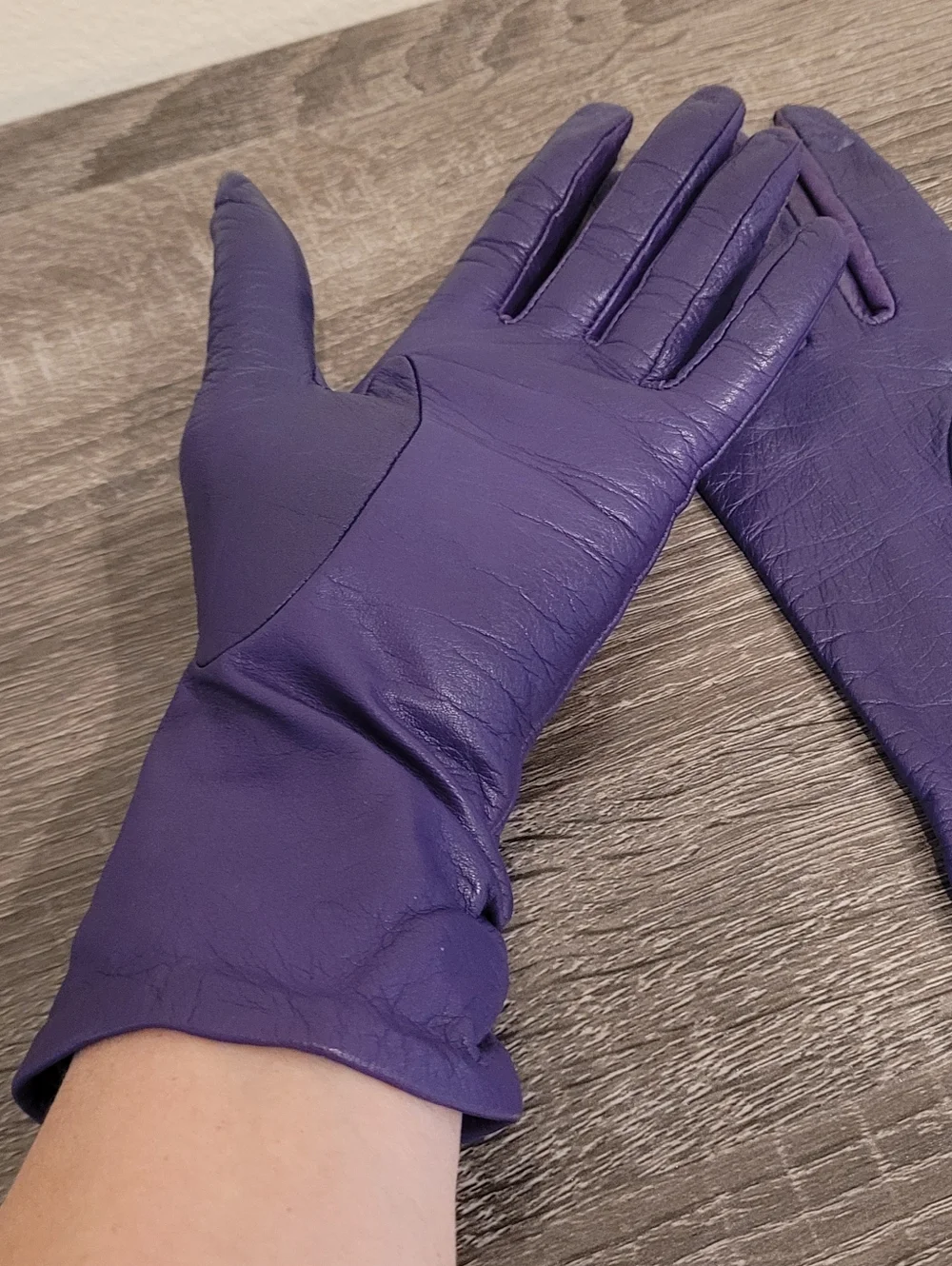 Vintage Leather Gloves Purple